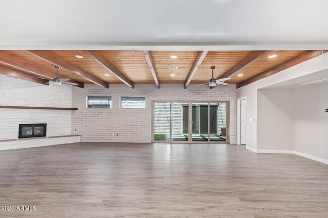 Building Photo - 2136 W Village Dr