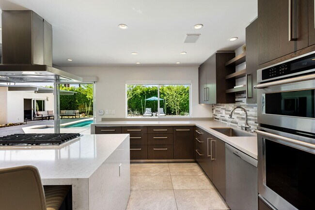 Building Photo - 1155 E Paseo El Mirador