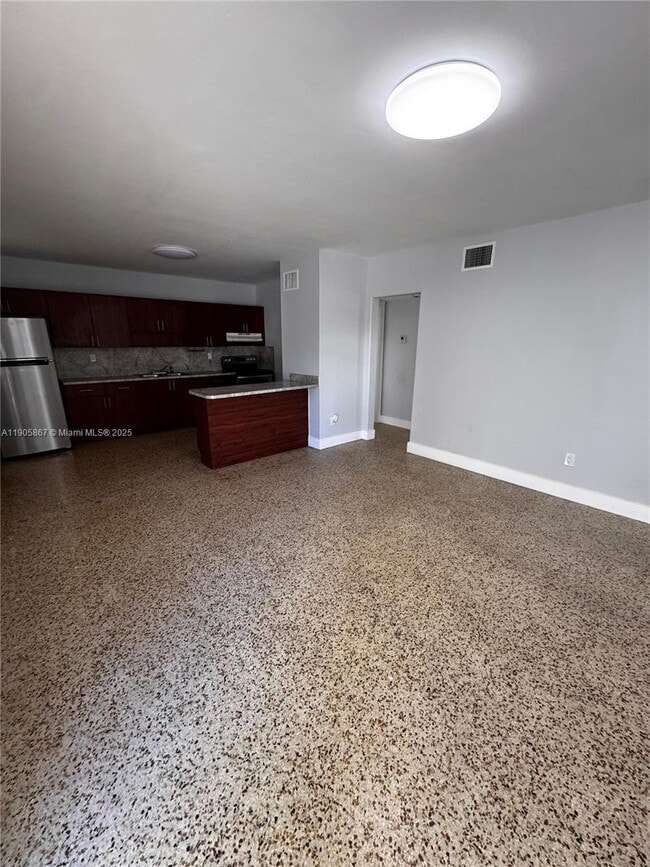 Building Photo - 175 NW 17th Pl