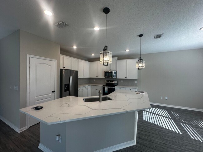 Building Photo - 101 Sailors Landing Ct
