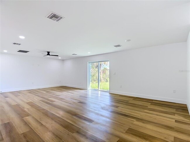 Building Photo - 3716 5th St W