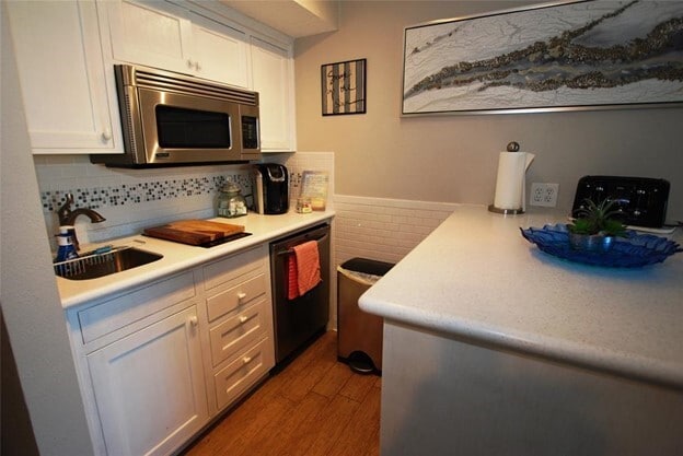 Building Photo - 6300 Seawall Blvd