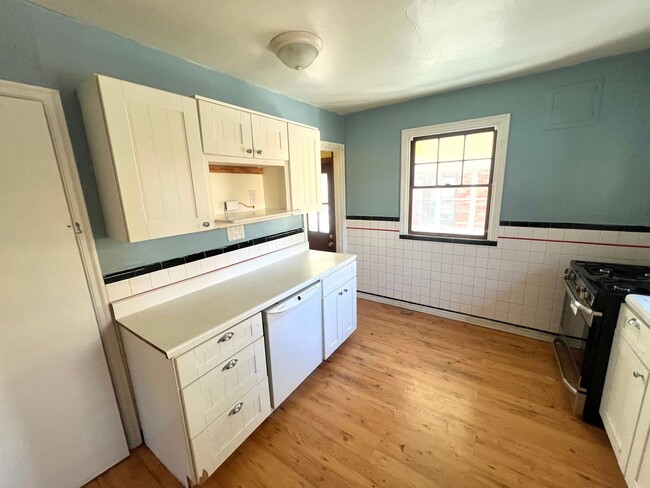 Building Photo - Charming 2 Bedroom, 1 Bathroom Home in St....