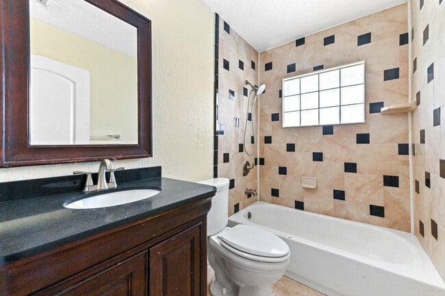 Building Photo - 10332 Dorchester Dr