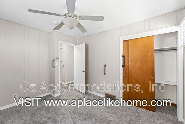 Building Photo - 515 E Sheridan St