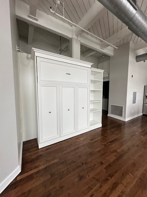Building Photo - 215 W Maple St