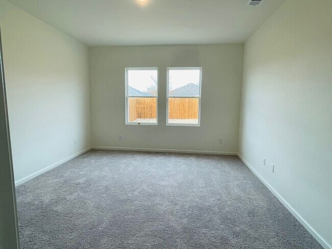 Building Photo - 10348 Rosegreen Ln