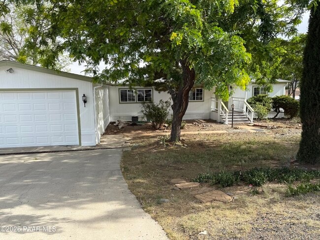 Building Photo - 8201 E Canyon Ln