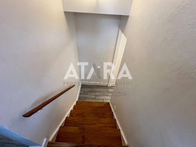 Building Photo - 3213 Rushton Ln