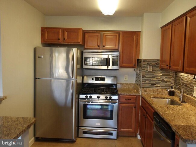 Building Photo - 8 S Van Dorn St