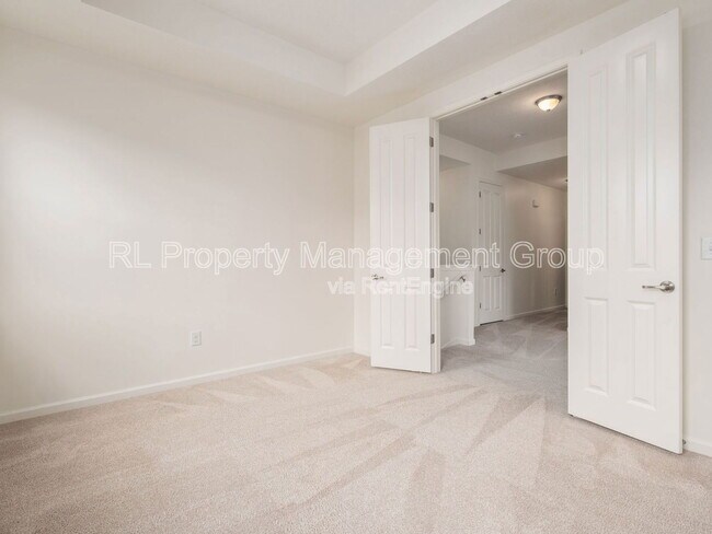 Building Photo - 5861 Yellowfin Ln