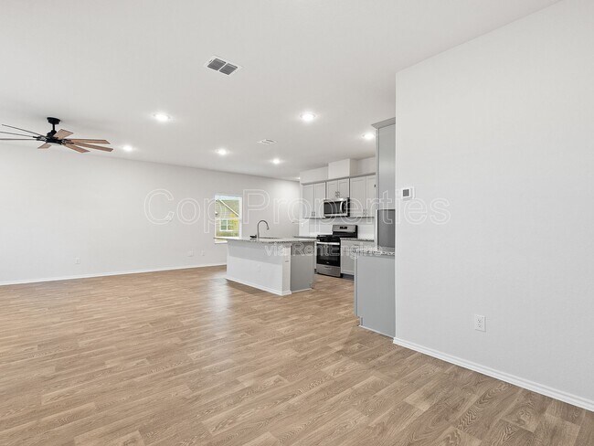 Building Photo - 374 Wayne Way