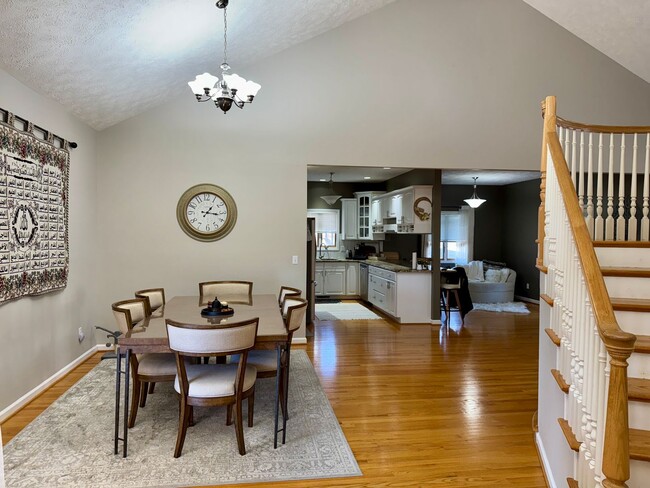 Building Photo - Spacious Two-Story Home in Blacksburg