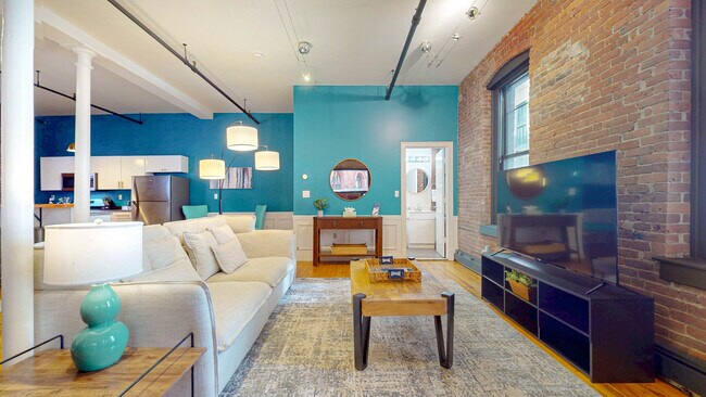 Building Photo - 19 Stanhope St