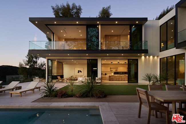 Building Photo - 1149 Linda Flora Dr