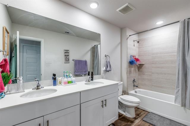 Building Photo - 433 Waterman Ave