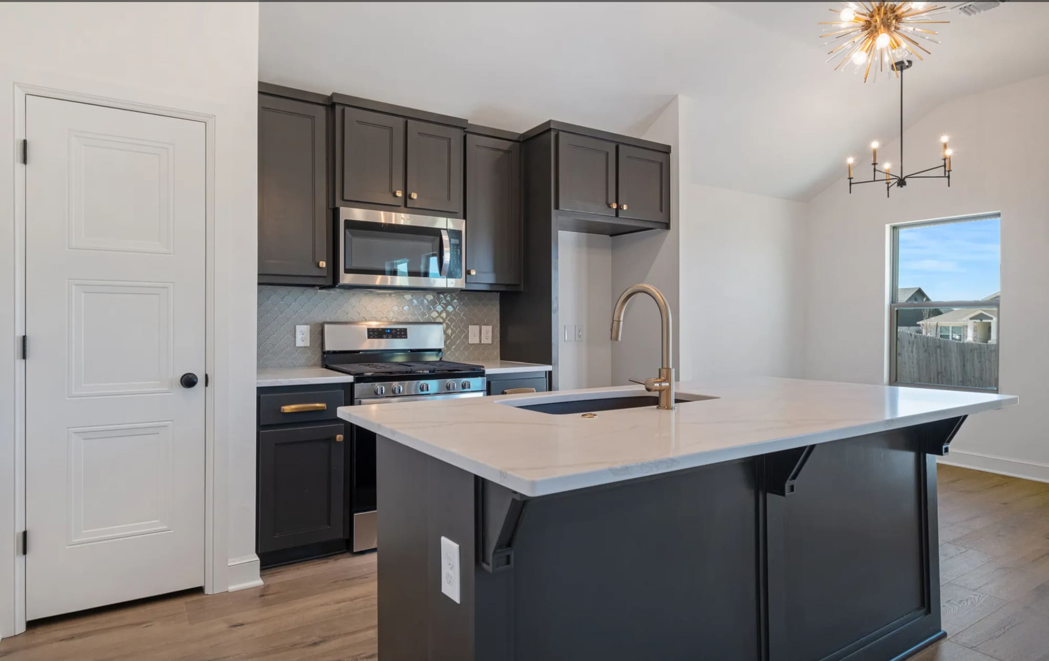 Building Photo - 409 Haven St