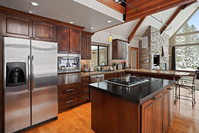 Building Photo - 8 Mt Baker Ln