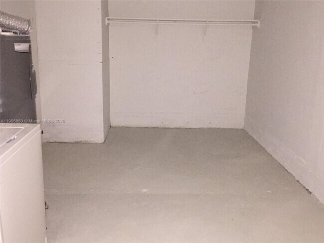 Building Photo - 9912 SW 147th Pl