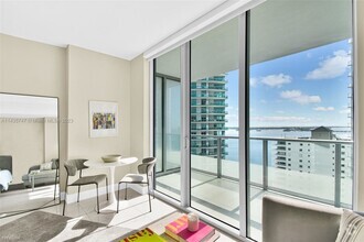 Building Photo - Studio, 1 bath Condo - 1300 Brickell Bay D...