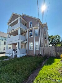 Building Photo - 727 East St