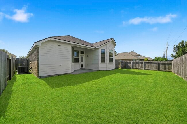 Building Photo - 217 Brookwood Park Ln