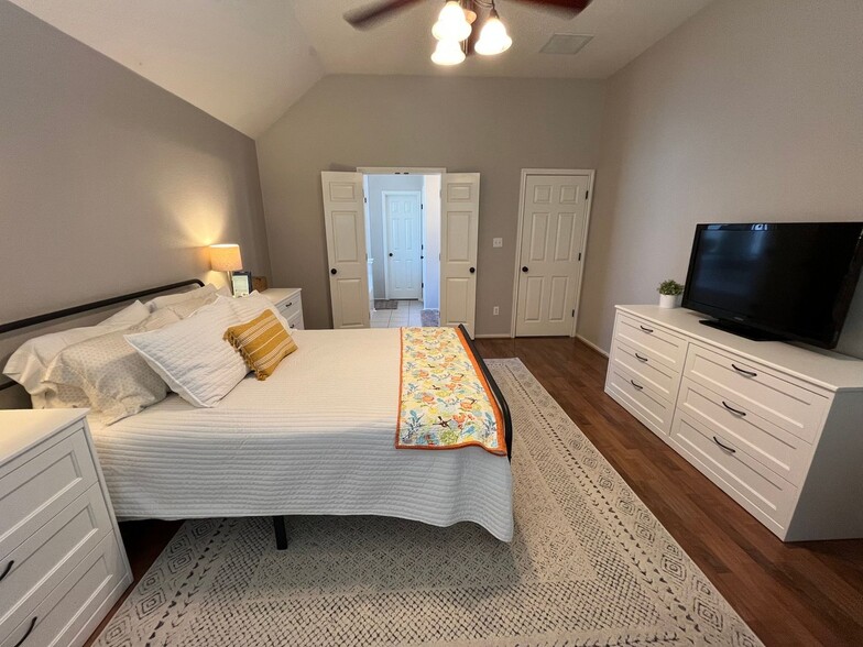 Building Photo - 4319 S Summercrest Loop