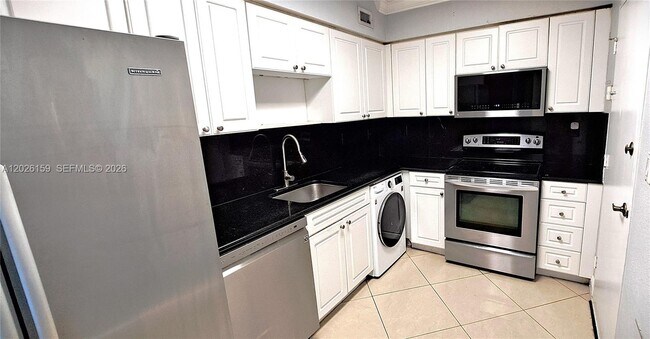 Building Photo - 2501 S Ocean Dr