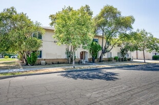 Building Photo - 326 E Dudley