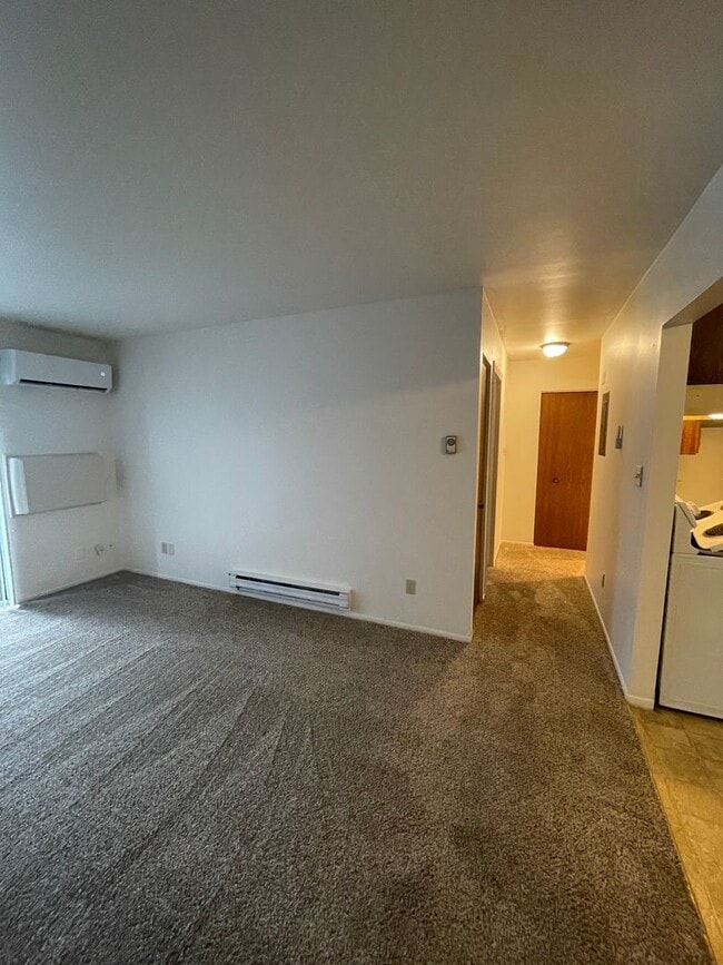 Building Photo - Sycamore Greens Apartments - Apply Today.