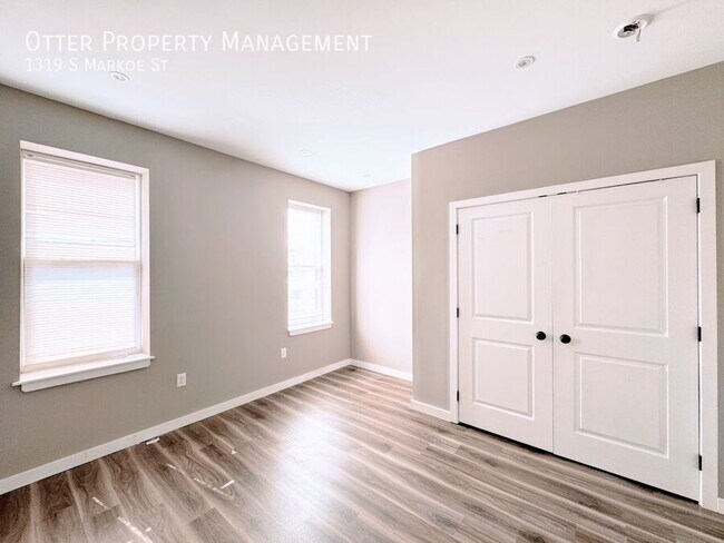 Building Photo - 1319 S Markoe St