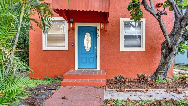 Primary Photo - Charming 2BD/1BA Home with Fenced Backyard...