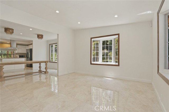 Building Photo - 16682 Oakhurst Cir
