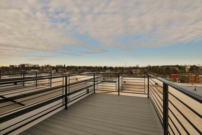 Building Photo - 2641 4th St NE