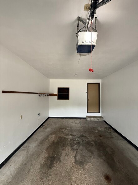 Building Photo - 510 S Kensington Dr