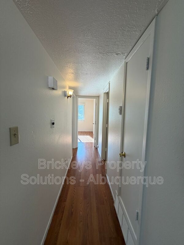 Building Photo - 8444 Spain Rd NE