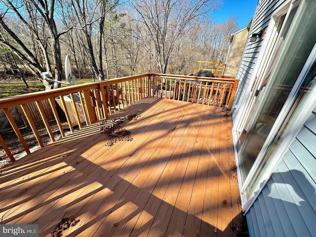 Building Photo - 6121 Cedar Wood Dr