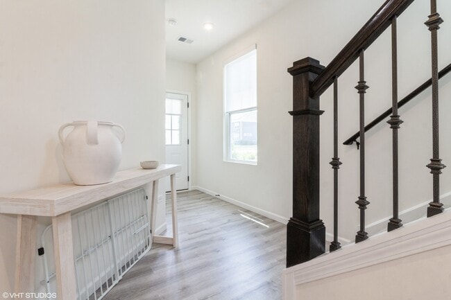 Building Photo - 24518 W Alexis Ln