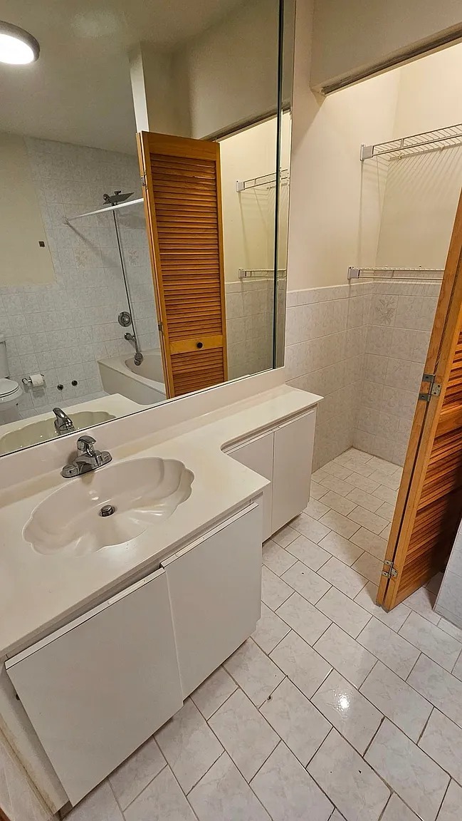 Building Photo - 5431 SW 143rd Ave