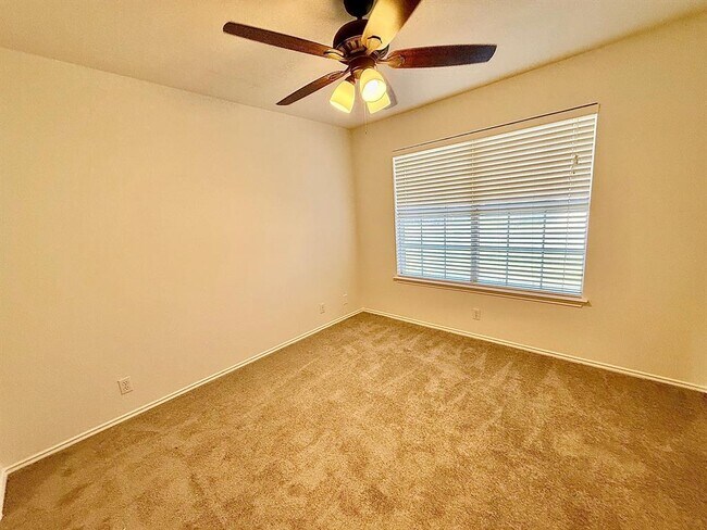 Building Photo - 133 Paige Bend