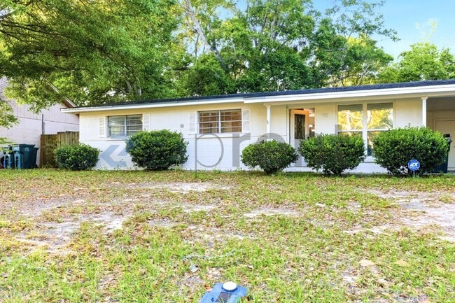 Building Photo - 918 E Montclair Rd