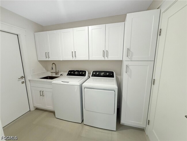 Building Photo - 6950 Overlook Dr