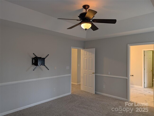 Building Photo - 1013 Muirfield Dr