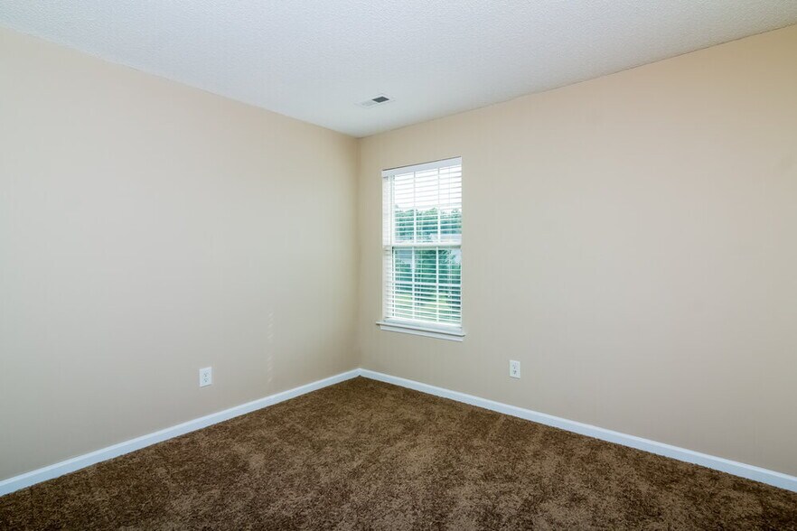 Building Photo - 15257 Pangborn Pl