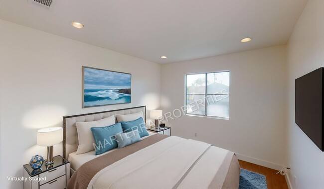 Building Photo - Beautiful 3 Bedroom Home