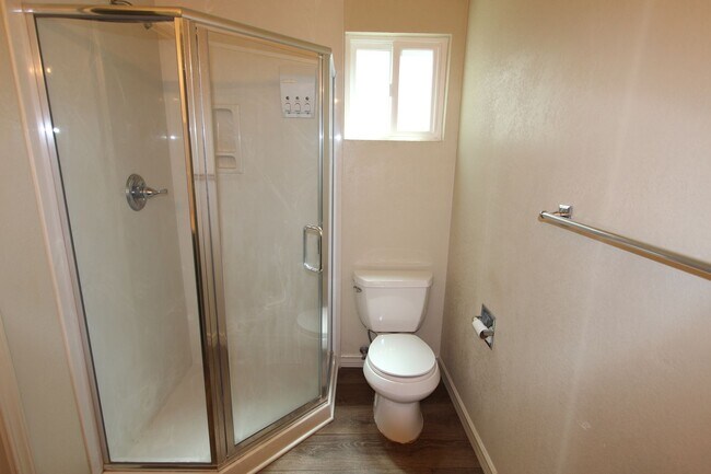 Building Photo - MOVE IN READY! Spacious 4-Bedroom Coconino...