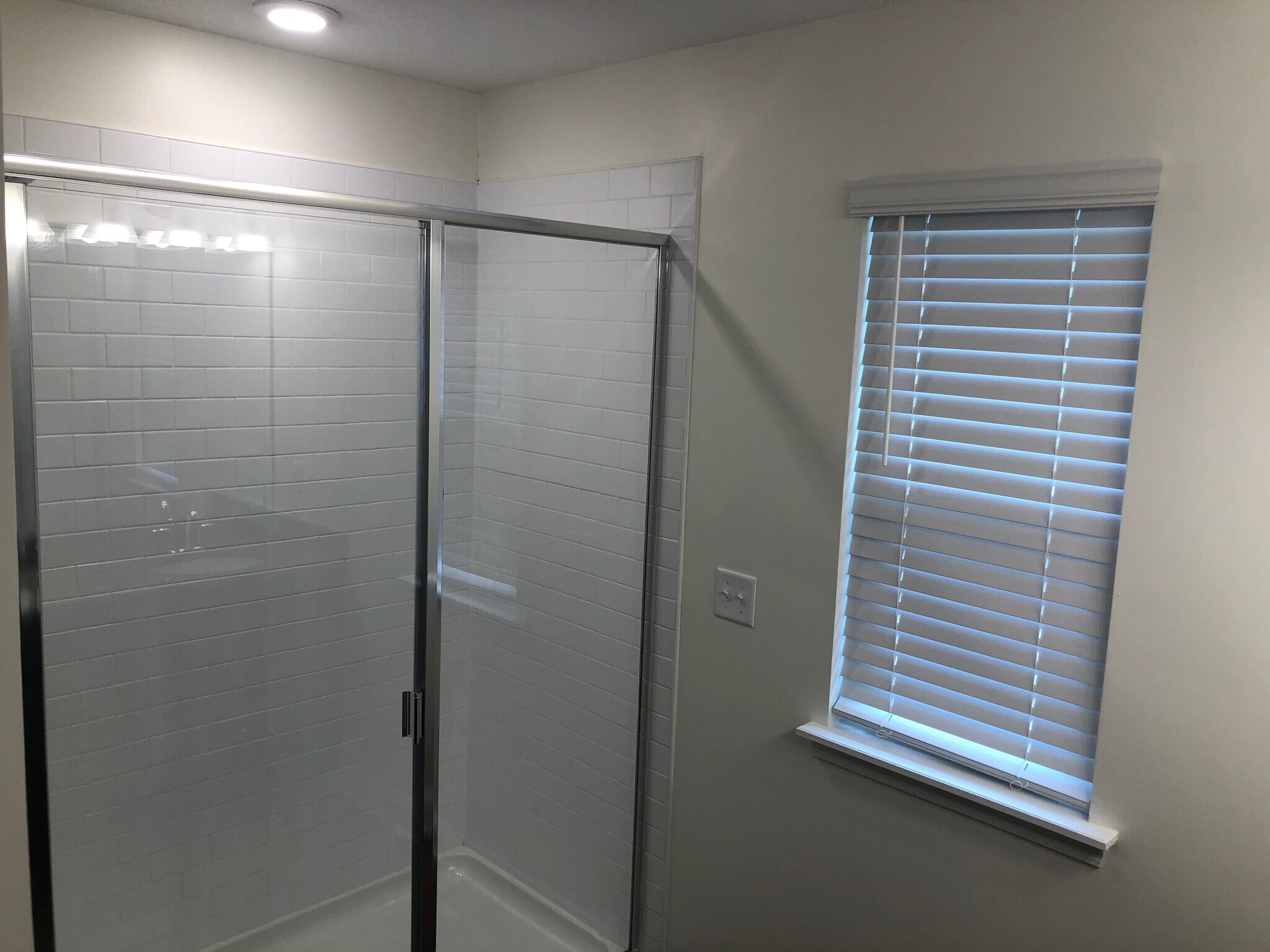 Building Photo - 3150 Creek Village Ln