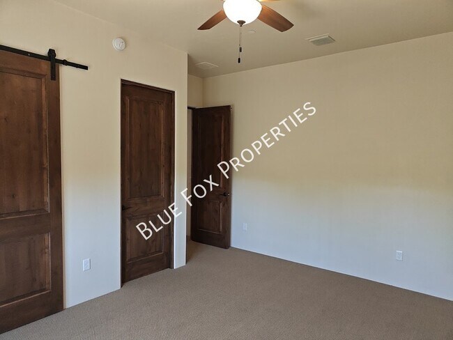 Building Photo - 13037 N Red Quail Pl