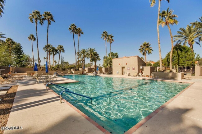 Building Photo - 7417 N Vía Camello Del Norte