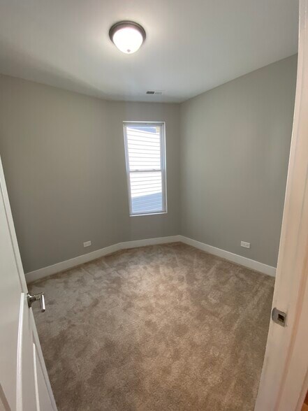 Building Photo - 3633 W Palmer St